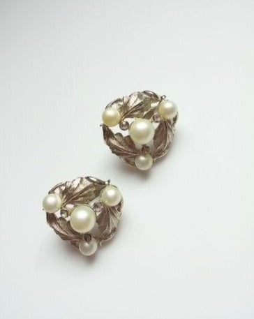 Vintage Silver & Pearl Earrings by Star 50s 60s Leaf Pattern - Dirty 30 Vintage | Vintage Clothing, Vintage Jewelry, Vintage Accessories