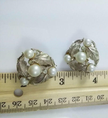 Vintage Silver & Pearl Earrings by Star 50s 60s Leaf Pattern - Dirty 30 Vintage | Vintage Clothing, Vintage Jewelry, Vintage Accessories