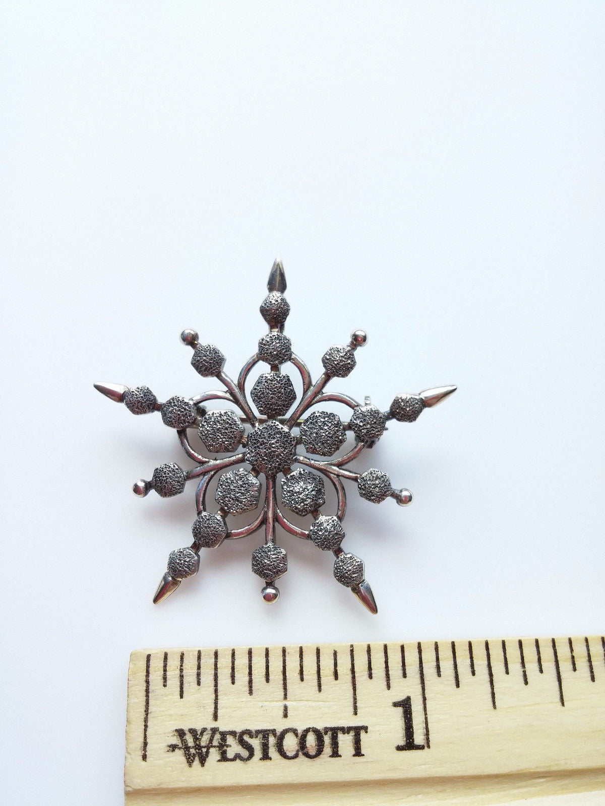 Vintage 50s 60s Snowflake Starburst Pendant Brooch Silver Tone - Dirty 30 Vintage | Vintage Clothing, Vintage Jewelry, Vintage Accessories