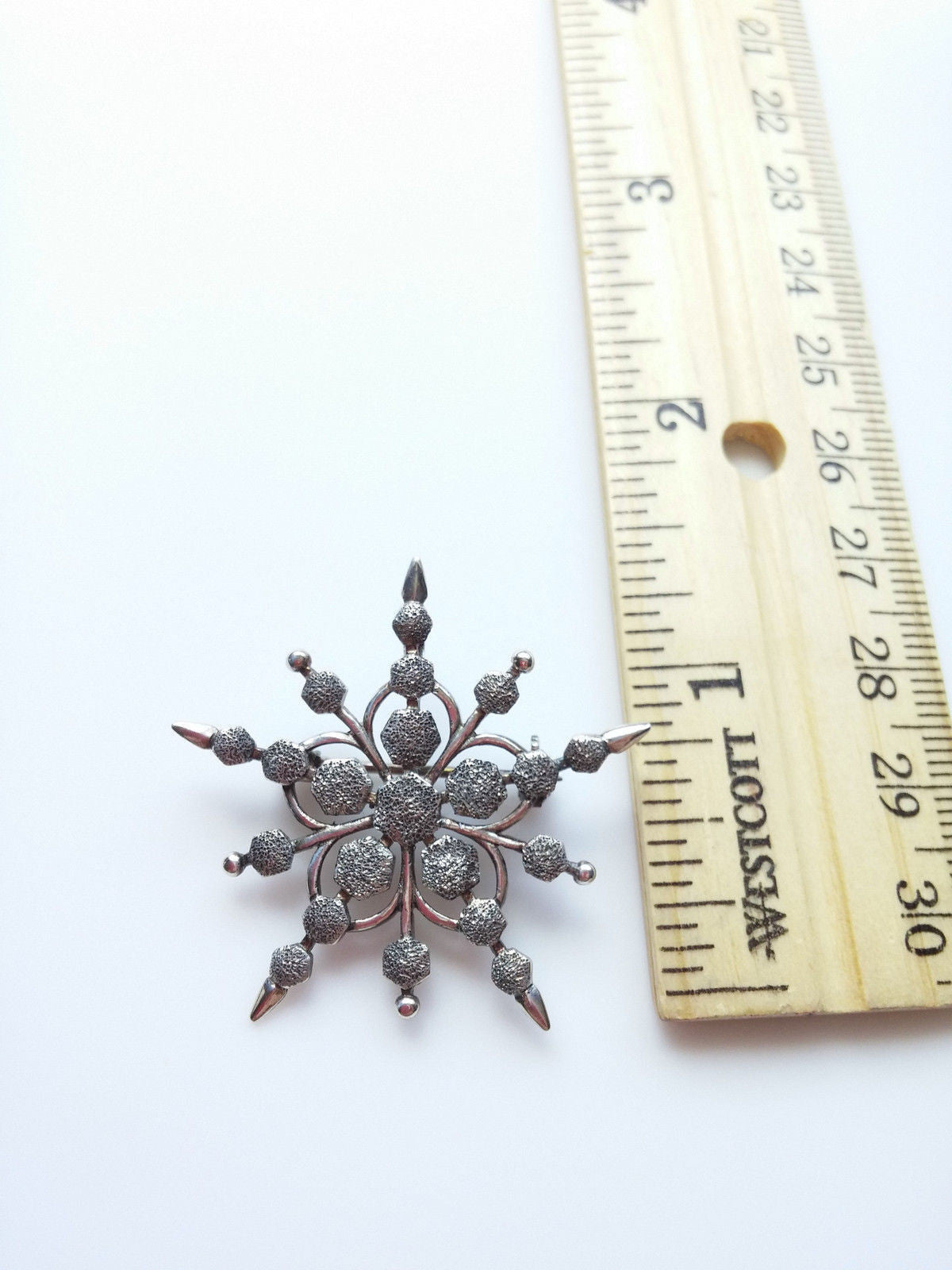 Vintage 50s 60s Snowflake Starburst Pendant Brooch Silver Tone - Dirty 30 Vintage | Vintage Clothing, Vintage Jewelry, Vintage Accessories