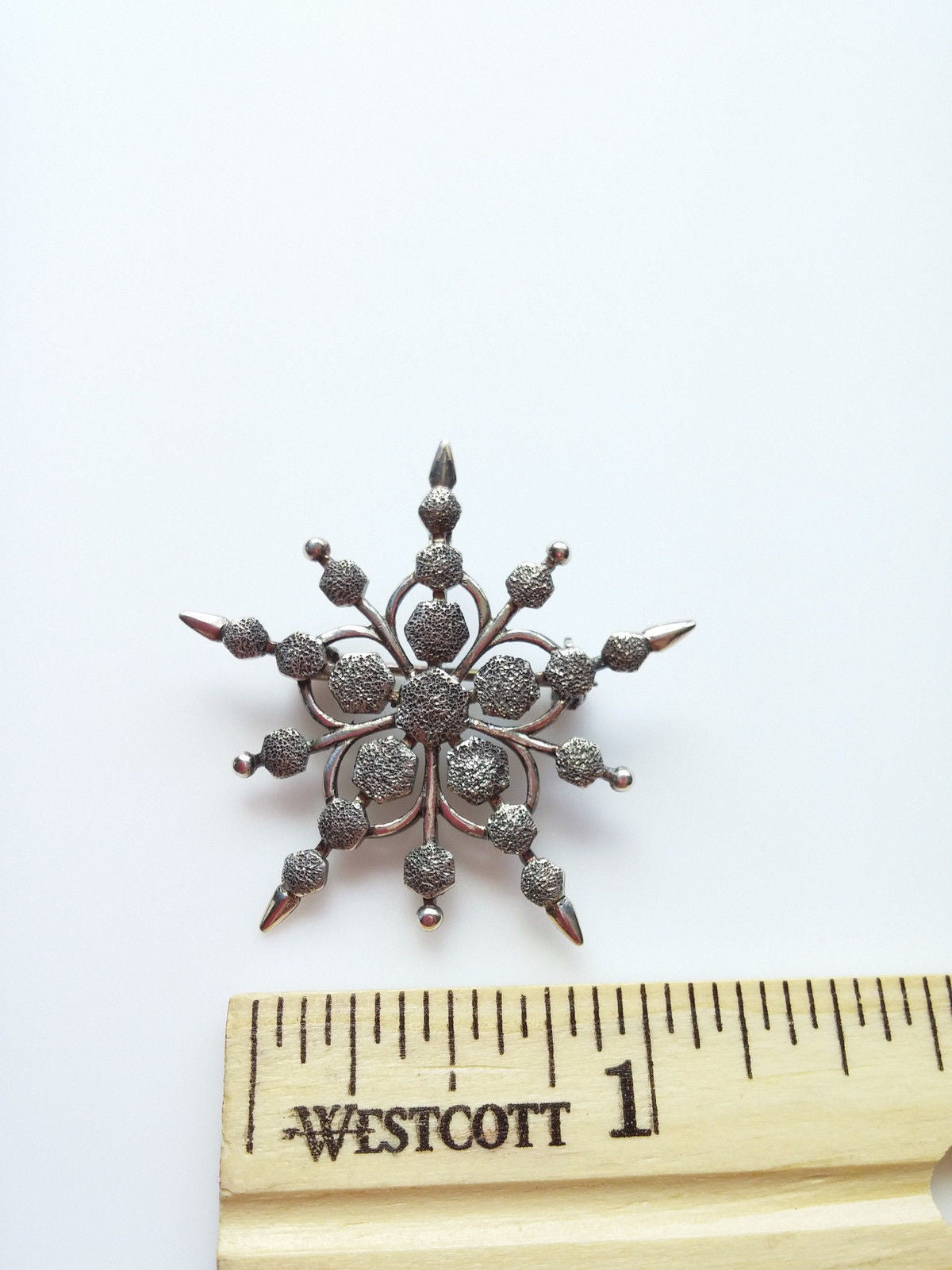 Vintage 50s 60s Snowflake Starburst Pendant Brooch Silver Tone - Dirty 30 Vintage | Vintage Clothing, Vintage Jewelry, Vintage Accessories