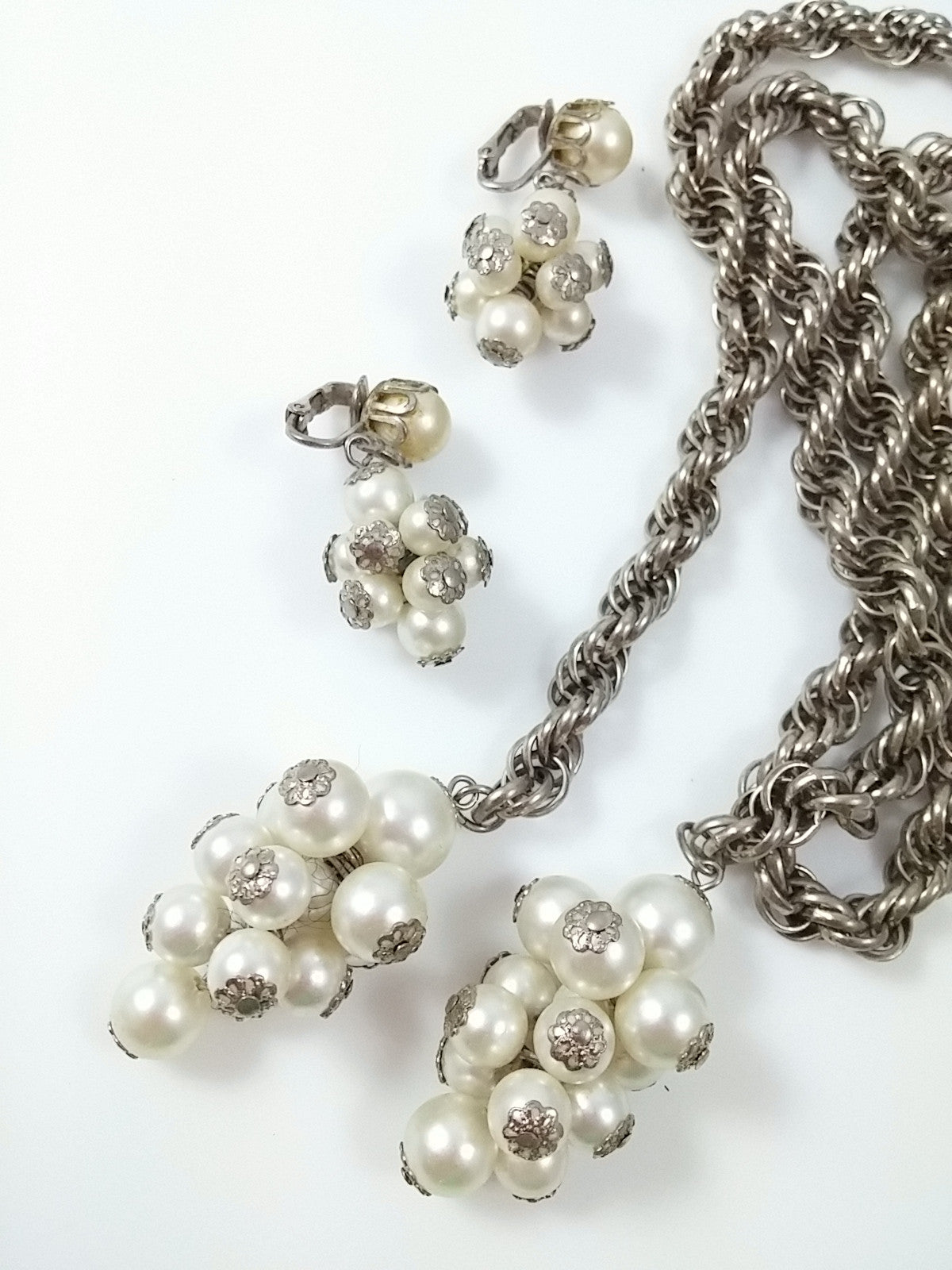 Vintage 30" Lariat Necklace w/ Pearl Clusters & Matching Earrings - Dirty 30 Vintage | Vintage Clothing, Vintage Jewelry, Vintage Accessories