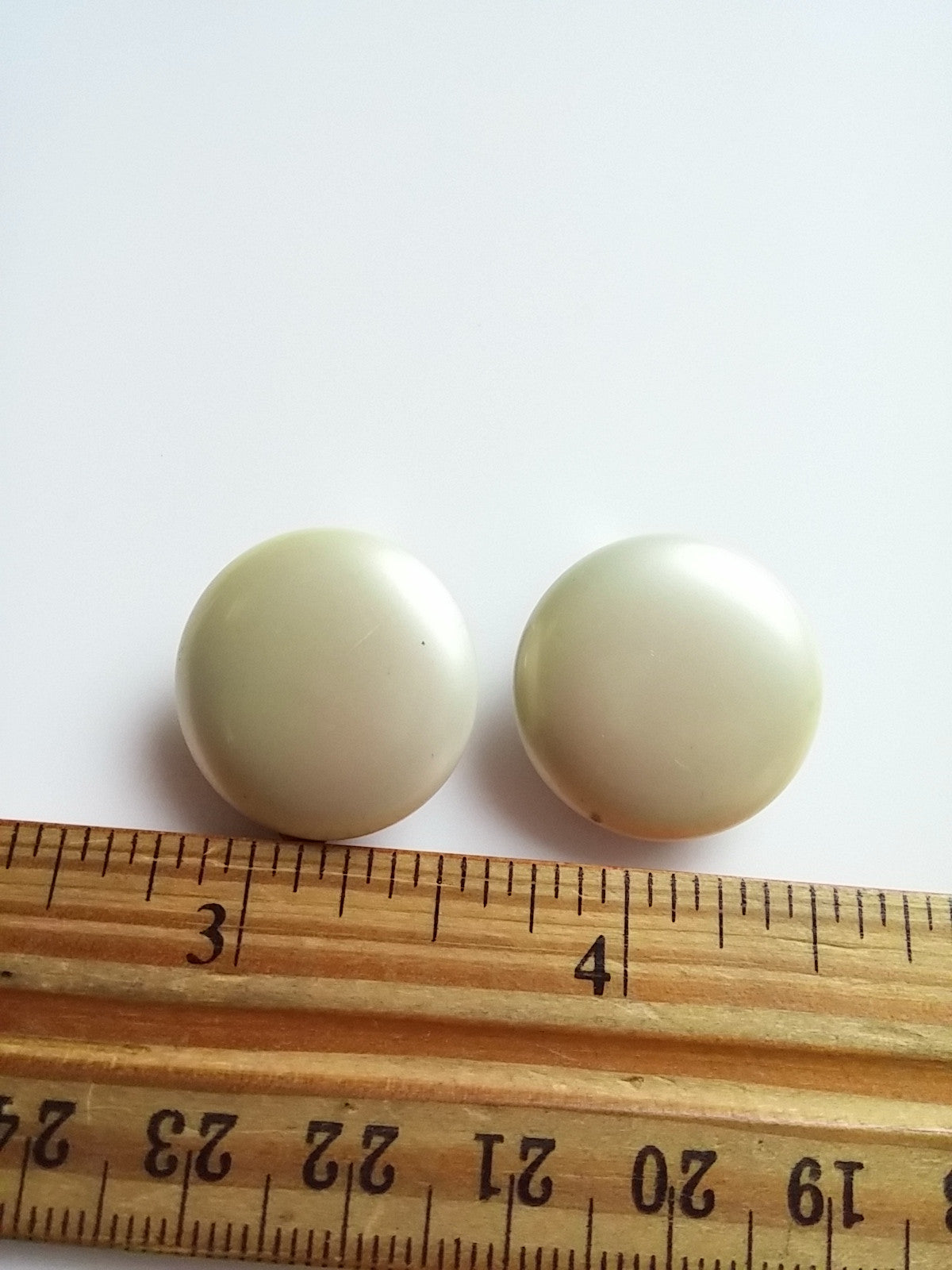 Vintage Pearlized Lisner Button Ivory Earrings Clip Back - Dirty 30 Vintage | Vintage Clothing, Vintage Jewelry, Vintage Accessories